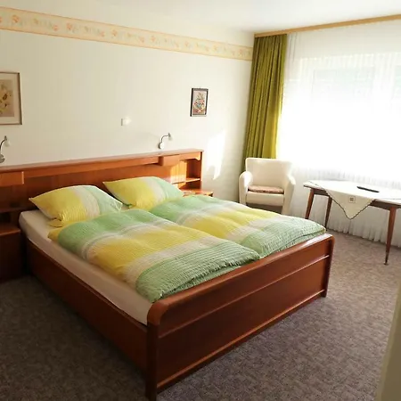 Gaestehaus Bausch بيت ضيافة *